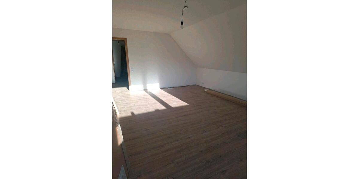 Dachgeschoßwohnung Dannewerk - 3 Zimmer, 85 m&sup2;, 1.200&euro; | Angebot:26239013