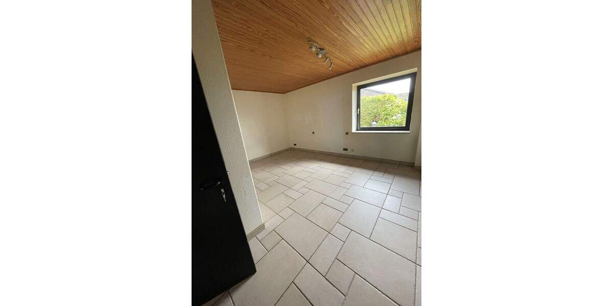 Einfamilienhaus Schleswig - 6 Zimmer, 202 m&sup2;, 420.000&euro; | Angebot:25657418