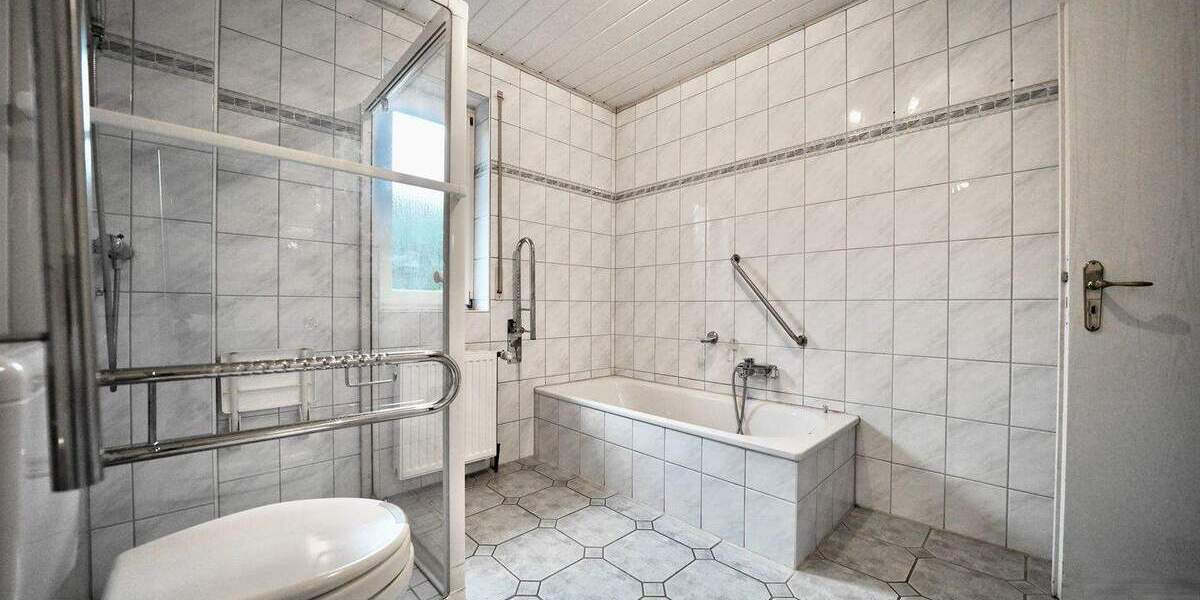 Mehrfamilienhaus, Wohnhaus Großwaabs Großwaabs - 8 Zimmer, 235 m&sup2;, 469.000&euro; | Angebot:25700558