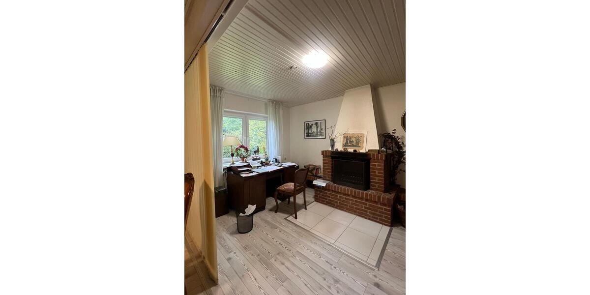 Erdgeschoßwohnung Rendsburg - 5 Zimmer, 140 m&sup2;, 1.370&euro; | Angebot:25749932