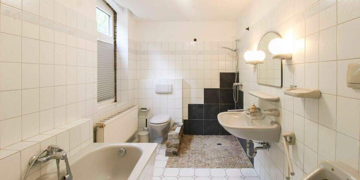Einfamilienhaus Schwabstedt - 6 Zimmer, 177 m&sup2;, 240.000&euro; | Angebot:25748787