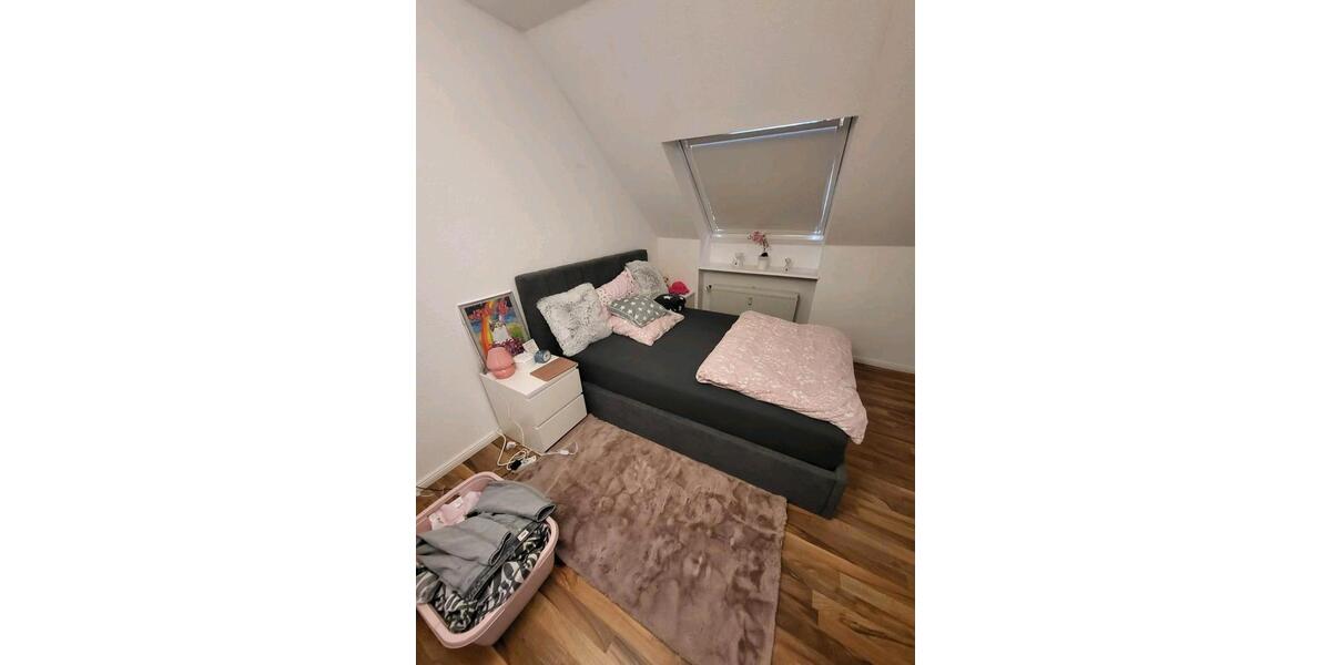 Dachgeschoßwohnung Büdelsdorf - 2 Zimmer, 46 m&sup2;, 130.000&euro; | Angebot:24254911