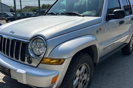 Jeep Cherokee 326.000 km 3.990 &euro; Schleswig 24837