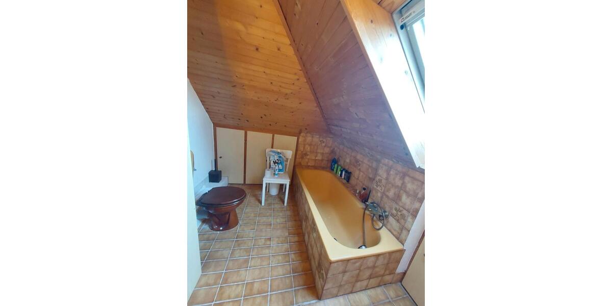Dachgeschoßwohnung Dörphof - 3 Zimmer, 75 m&sup2;, 710&euro; | Angebot:26431411