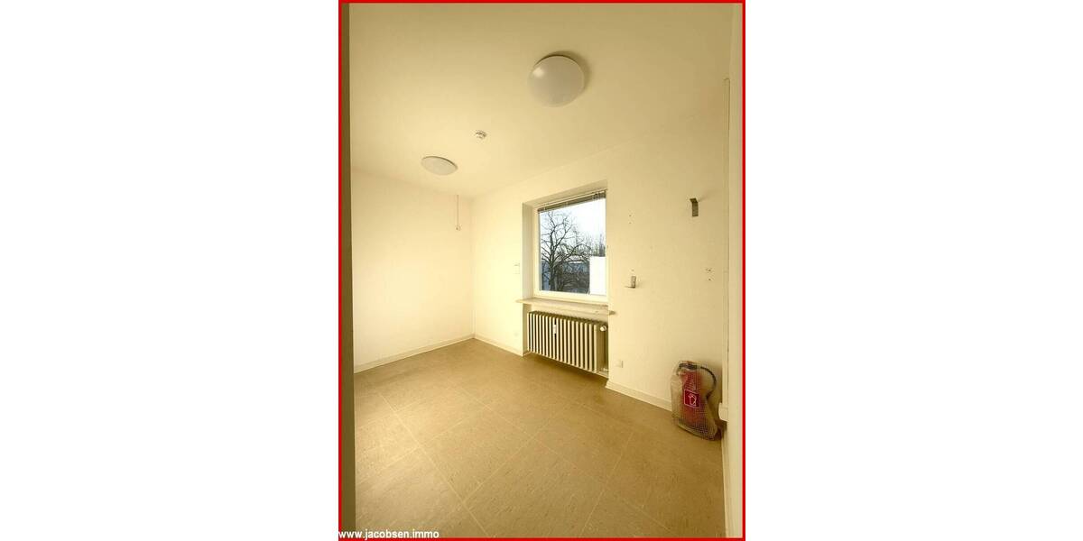 Einfamilienhaus Schleswig - 9 Zimmer, 259 m&sup2;, 275.000&euro; | Angebot:26029303