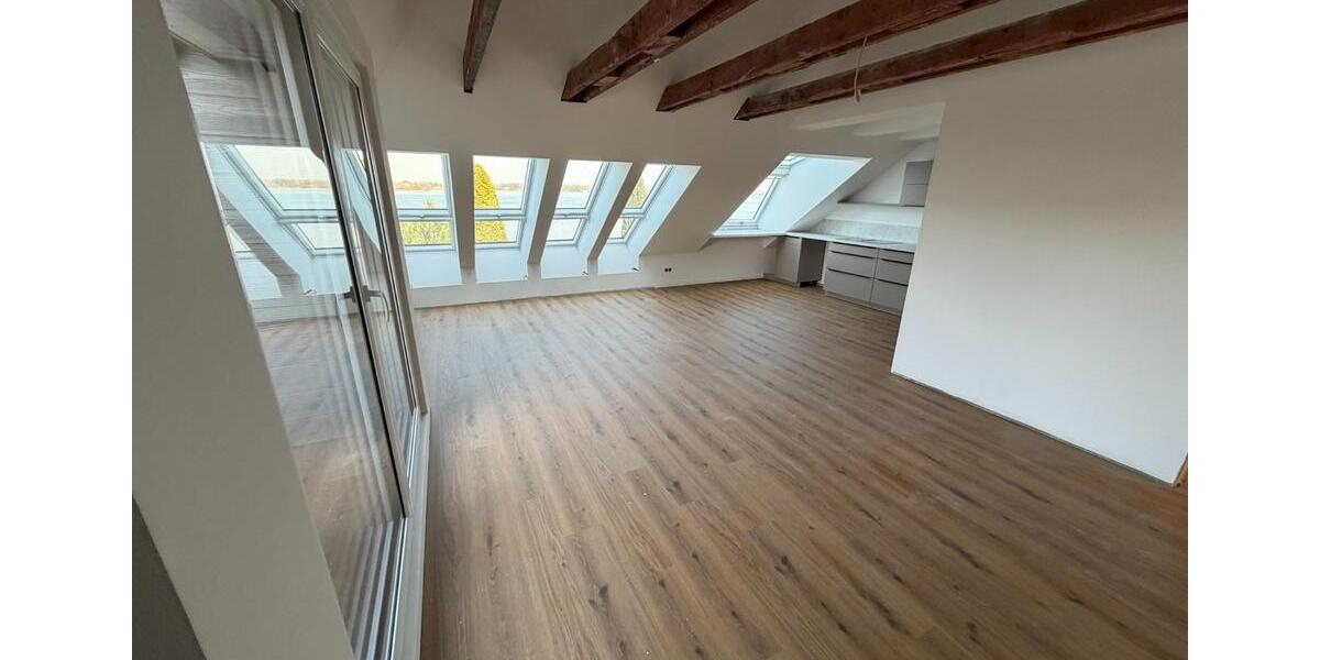Dachgeschoßwohnung Fahrdorf - 3 Zimmer, 92 m&sup2;, 1.600&euro; | Angebot:25931741