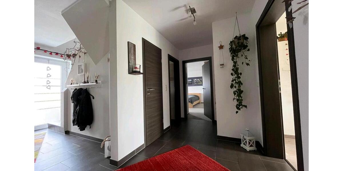 Einfamilienhaus Schleswig - 7.5 Zimmer, 240 m&sup2;, 2.490&euro; | Angebot:24660047