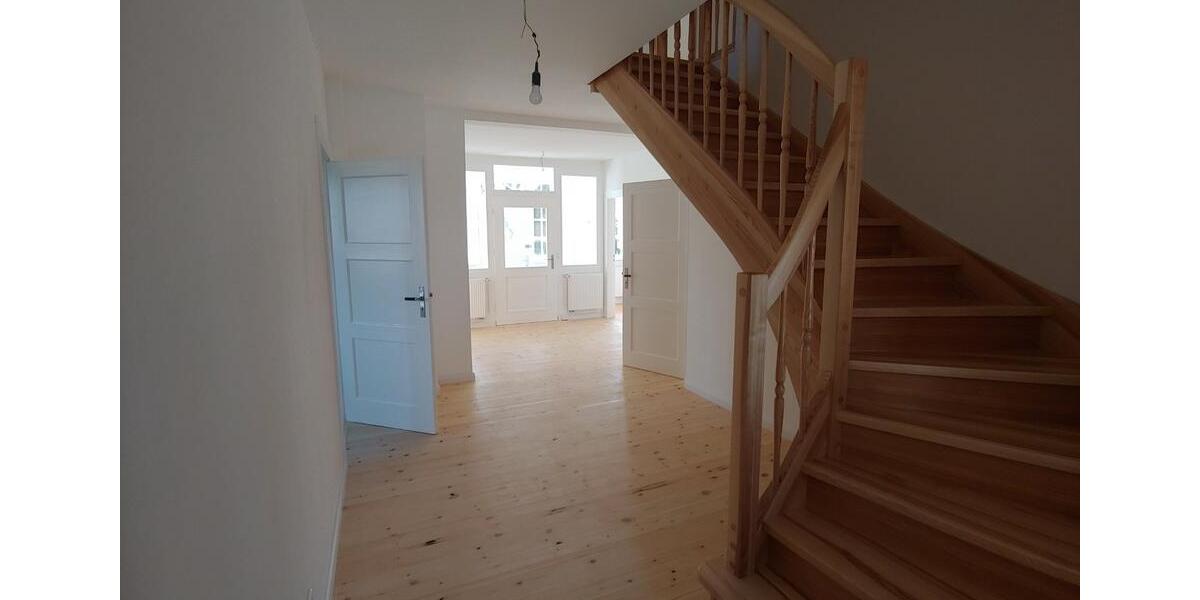 Einfamilienhaus Barkelsby - 7 Zimmer, 215 m&sup2;, 2.150&euro; | Angebot:25976841