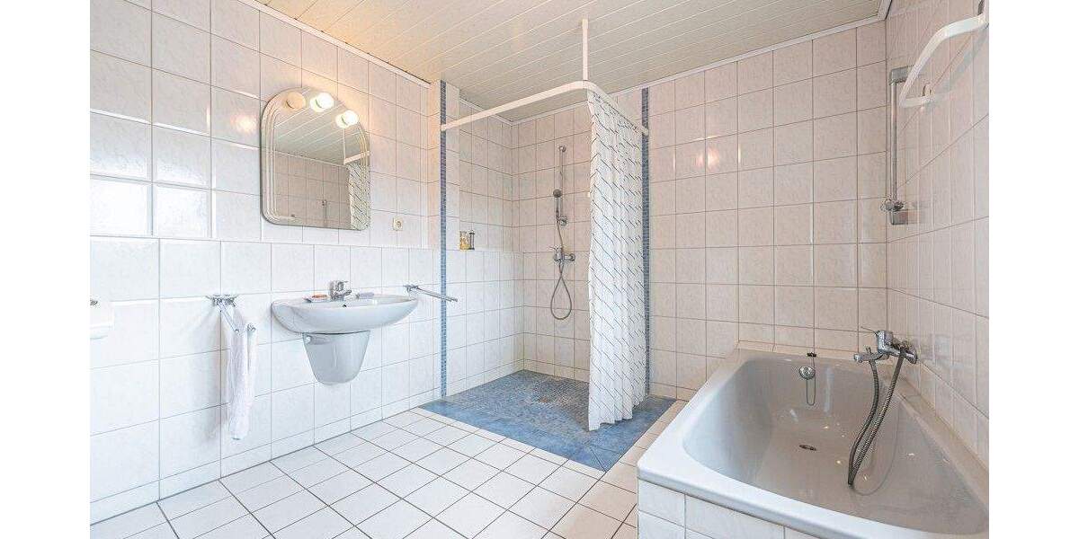 Bauernhaus, Landhaus Uelsby - 3 Zimmer, 110 m&sup2;, 299.000&euro; | Angebot:25737379