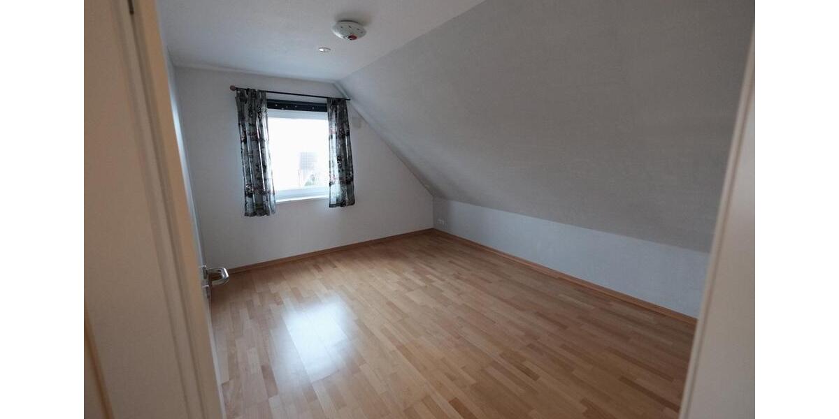 Einfamilienhaus Osterrönfeld - 5 Zimmer, 127 m&sup2;, 1.450&euro; | Angebot:26600863