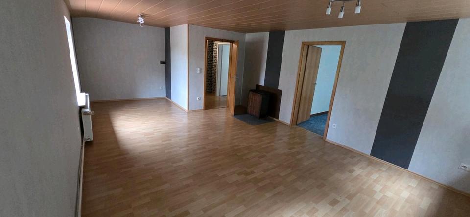 Etagenwohnung Neuberend - 4 Zimmer, 104 m&sup2;, 1.200&euro; | Angebot:26249472