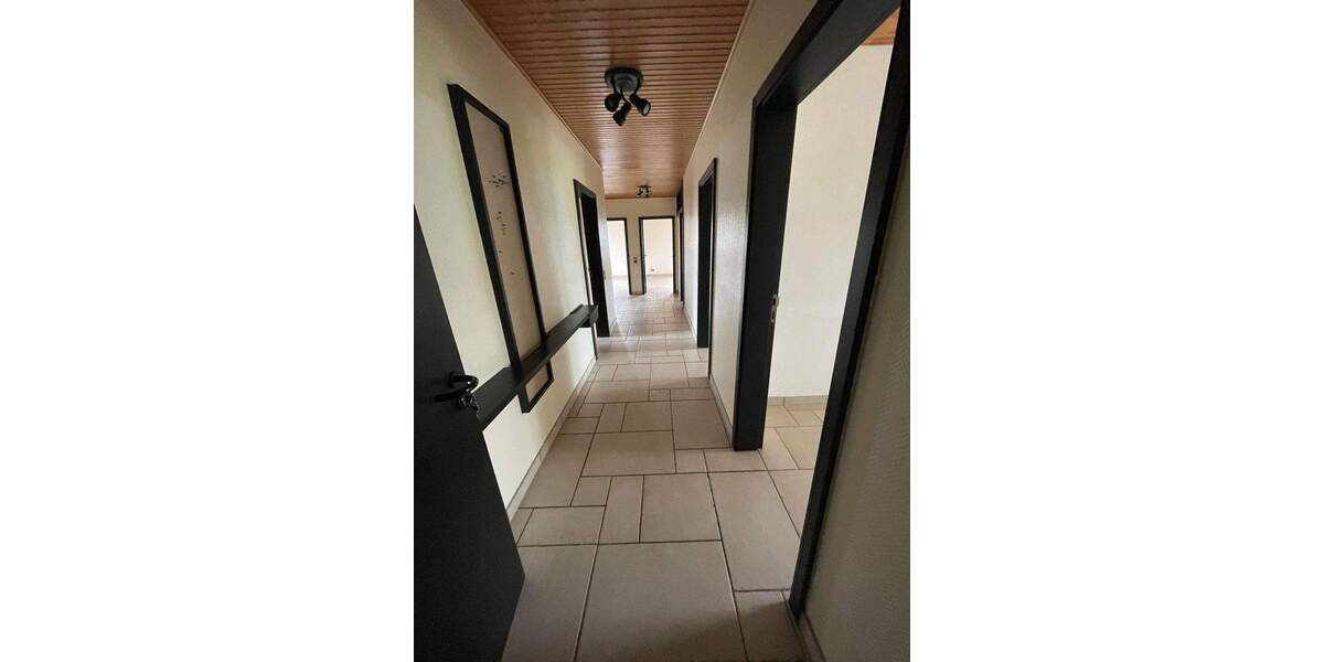 Einfamilienhaus Schleswig - 6 Zimmer, 202 m&sup2;, 420.000&euro; | Angebot:25657418