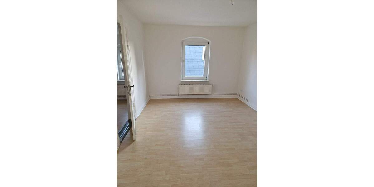 Etagenwohnung Büdelsdorf - 3 Zimmer, 110 m&sup2;, 625&euro; | Angebot:25700043