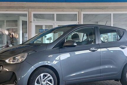 Hyundai i10 44.481 km 12.950 &euro; Steinbergkirche 24972
