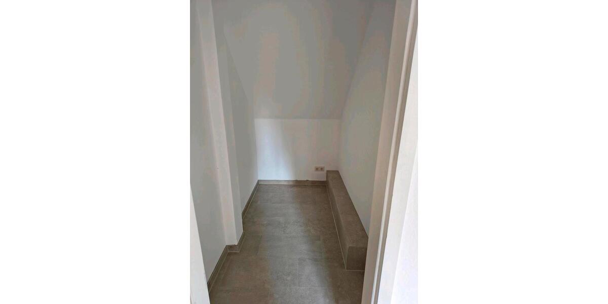 Dachgeschoßwohnung Schleswig - 2 Zimmer, 9 m&sup2;, 700&euro; | Angebot:26652140