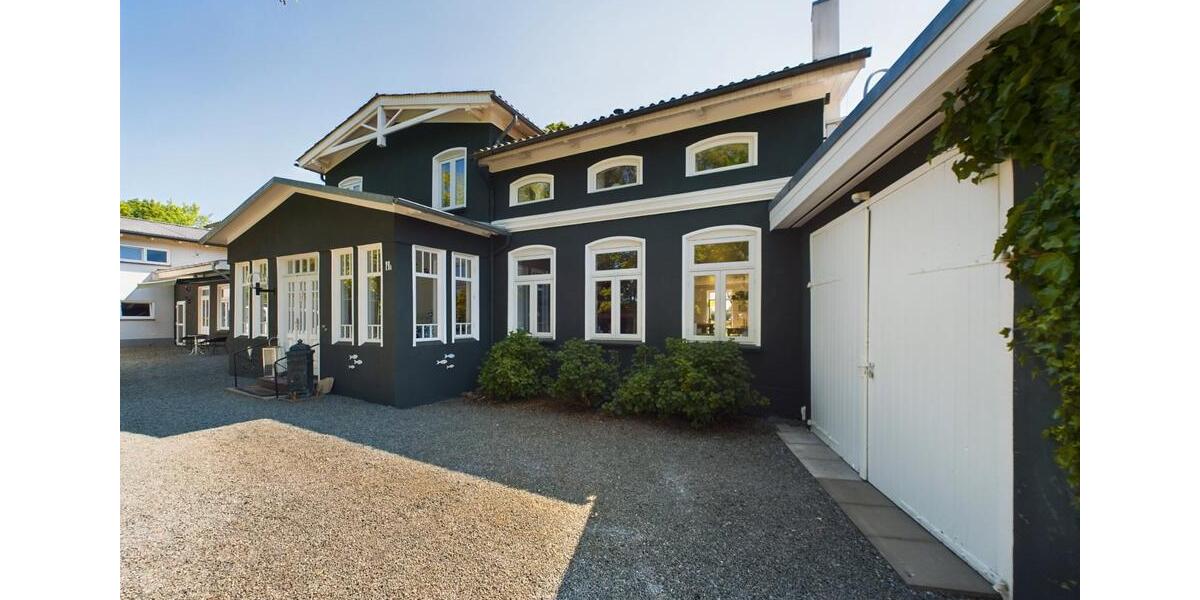 Einfamilienhaus Süderbrarup - 10 Zimmer, 471 m&sup2;, 740.000&euro; | Angebot:26484026