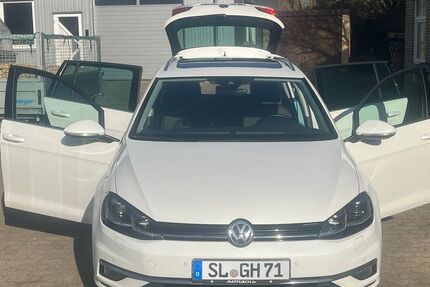VW Golf 105.000 km 16.500 &euro; Treia 24896